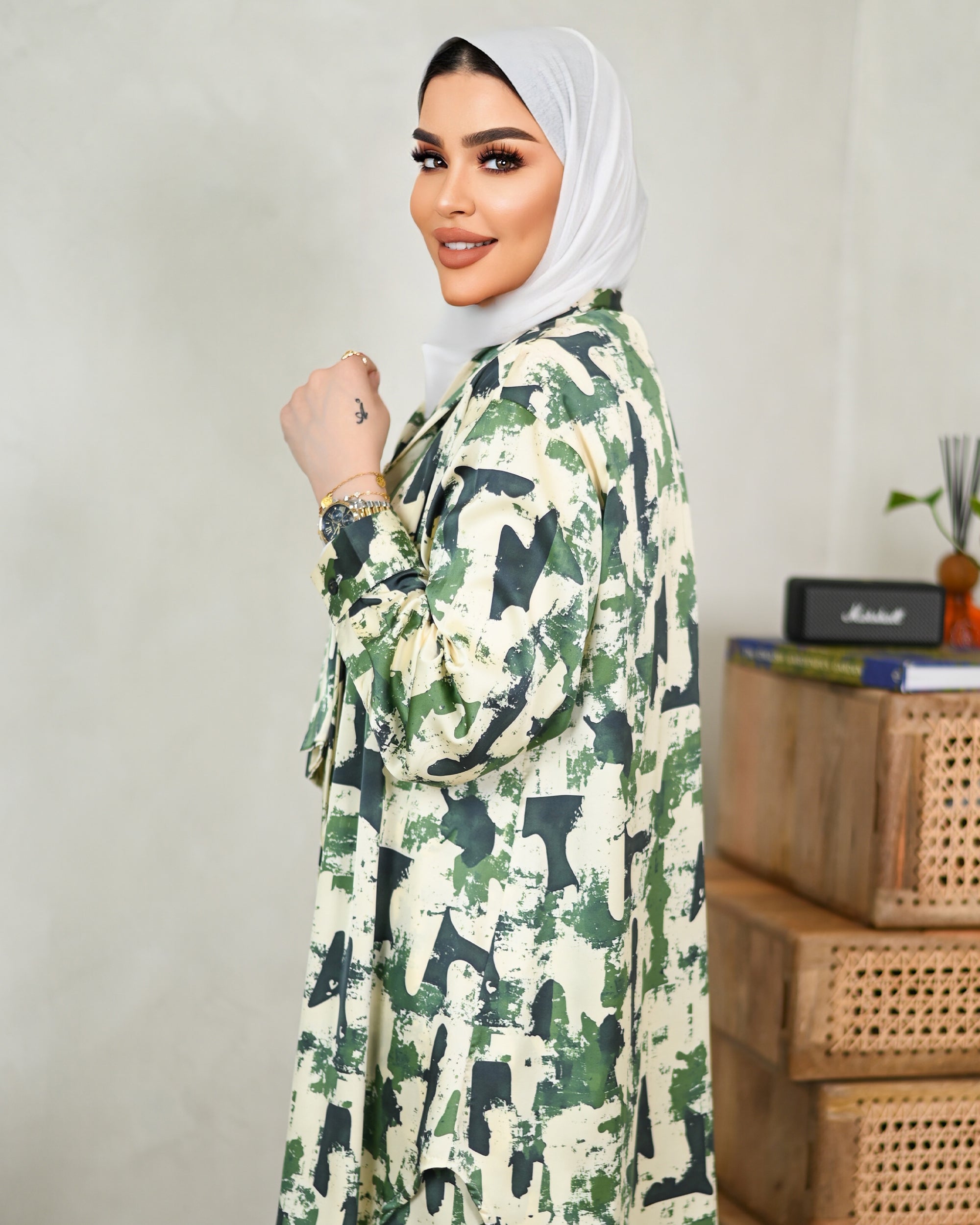 Abstract Satin Set – Green Beige