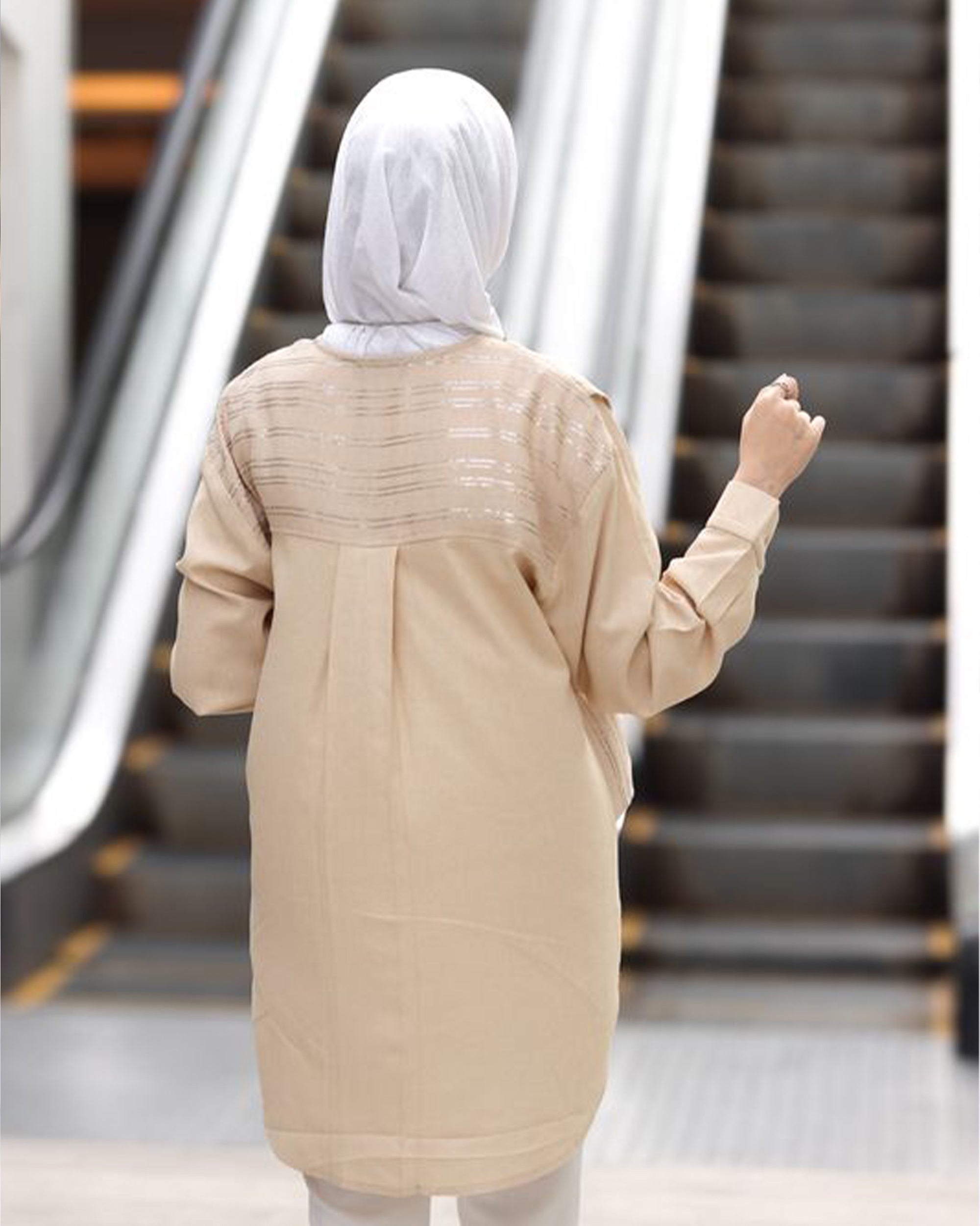 قميص كتان متعدد الطبقات